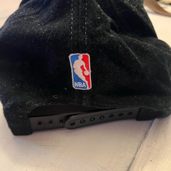 Vintage 1997 NBA Champions Chicago Bulls Hat - Picture 4 of 5